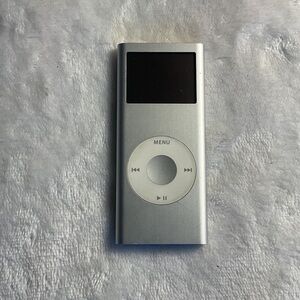 Apple Silver  nano A1199